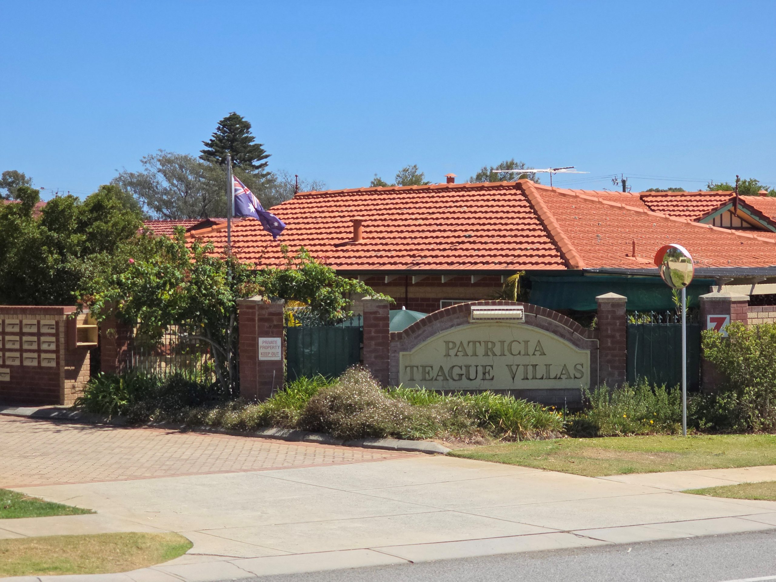 Under Offer! Character Retirement Villa in Duncraig – Refurbished before settlement